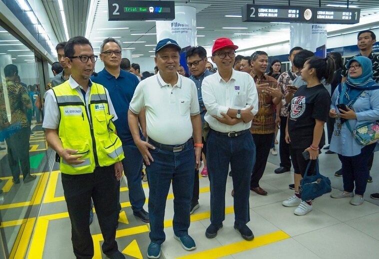 Menteri Nasir berharap, mudah-mudahan kehadiran MRT Jakarta dengan transportasi yang baik ini bisa membantu warga Ibu Kota