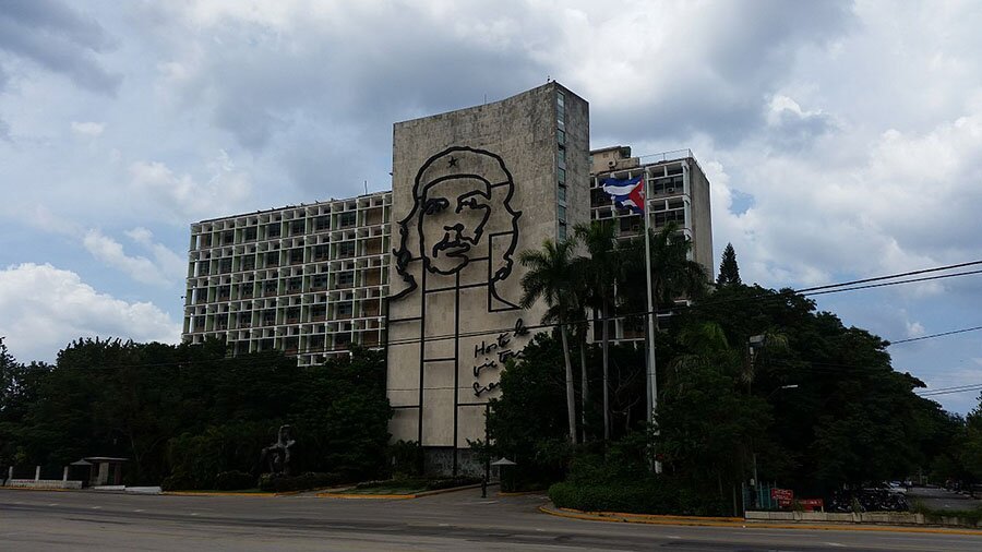 Plaza The Revolution