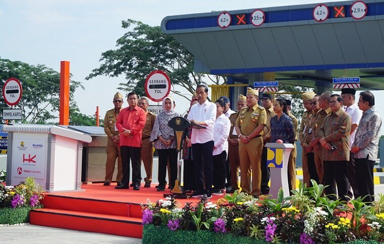Jalan Tol Bakauheni-Terbanggi Besar di Lampung Selatan di resmikan Jokowi dengan proses pembangunan yang cepat