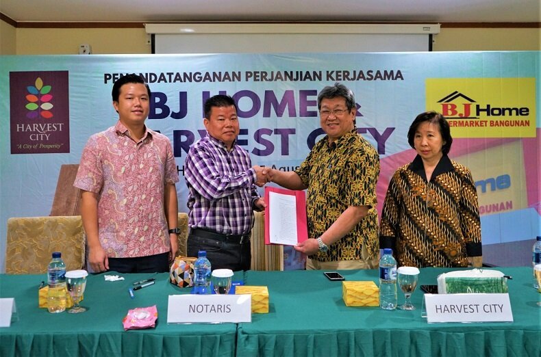 BJ Hime buka gerai di perumahan skala kota yaitu harvest city.