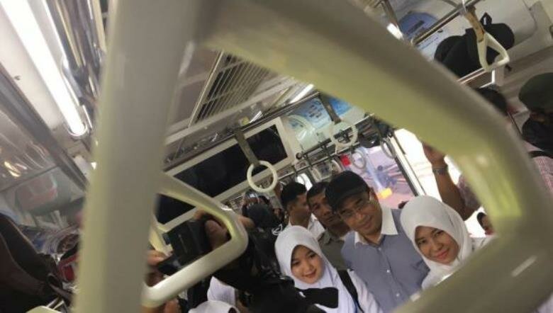 Stasiun Telaga Murni Bekasi dibangun atas kerjasama dengan PT Fajar Putera Dinasti.