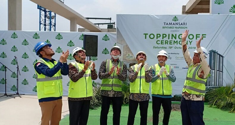 Tamansari Bintaro Mansion topping off