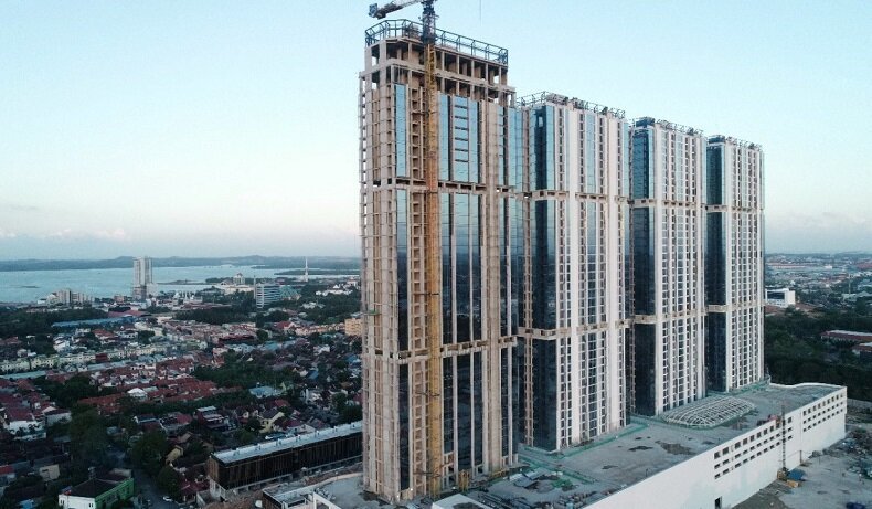 Kontruksi bangunan Pollux Habibie Batam diisukan mengalami kemiringan