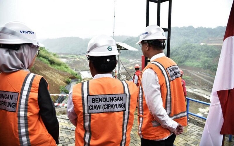 Progres fisik pembangunan Bendungan Ciawi sudah 45%.