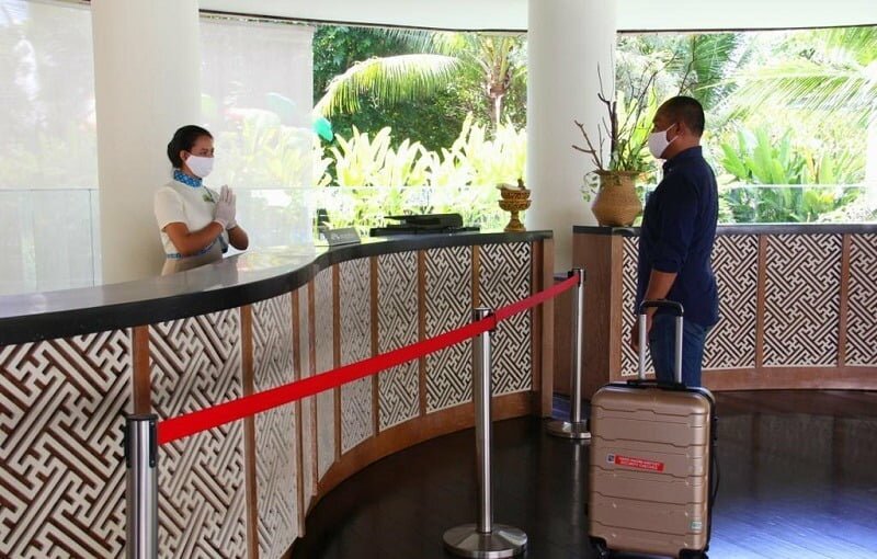 Kemenparkeraf terbitkan buku panduan protokol kesehatan untuk hotel dan restoran.