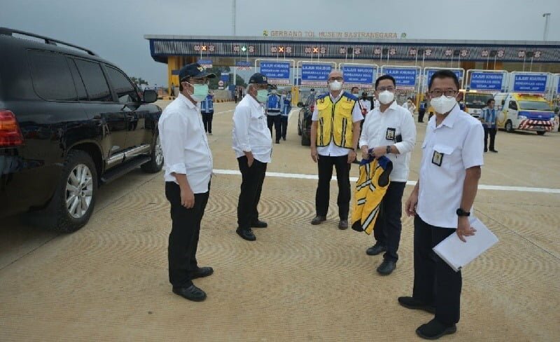 Menteri Basuki Hadimuldjono